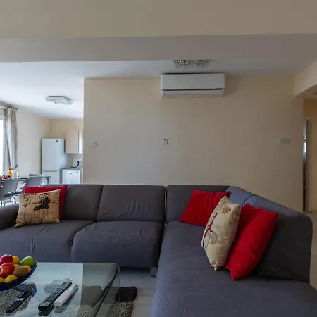 Spacious Sea View * Klorakas