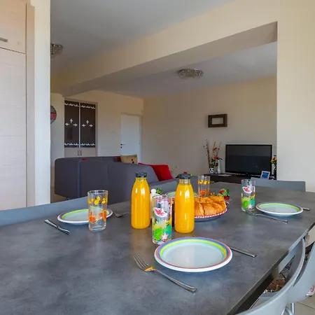 Spacious Sea View * Klorakas