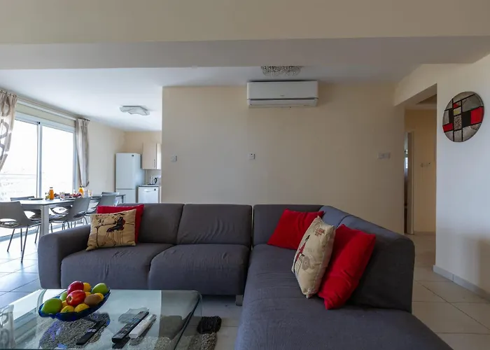 Spacious Sea View * Klorakas