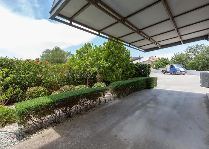 Spacious Sea View Klorakas