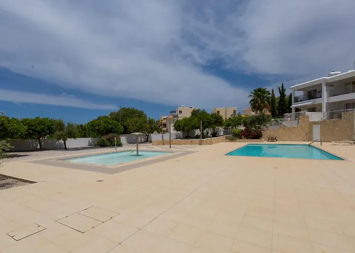 Spacious Sea View Klorakas