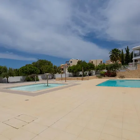 Spacious Sea View Klorakas