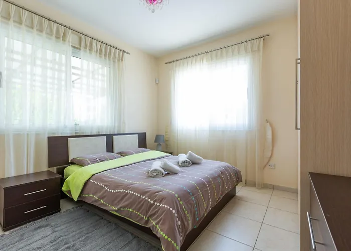 Spacious Sea View * Klorakas